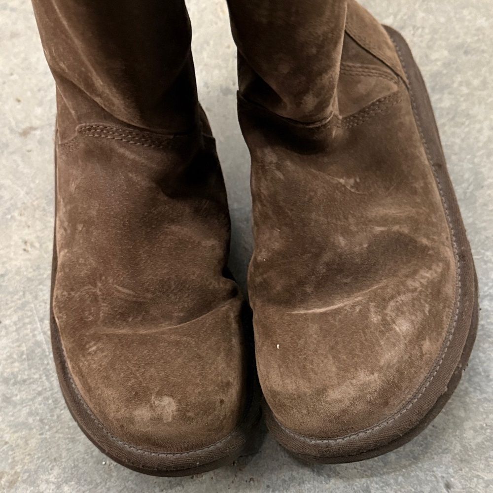 UGG Chocolate Brown Winter Boots - Picture 5 of 5